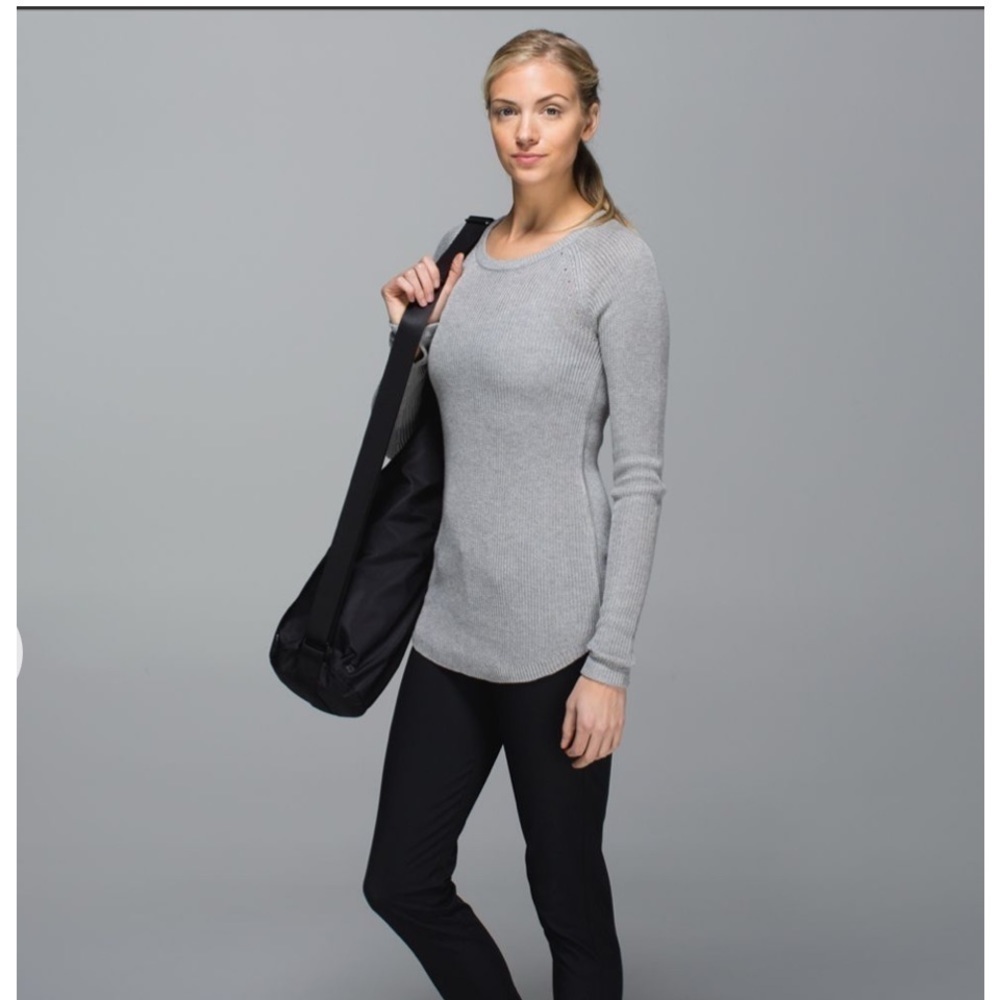 Lululemon Cabin Yogi Long Sleeve
Heathered Medium Grey / Heathered Light Grey